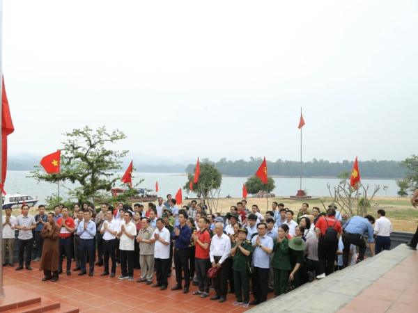 Công bố Khánh thành tổng thể Đền thờ anh hùng liệt sỹ tại hồ Kẻ Gỗ